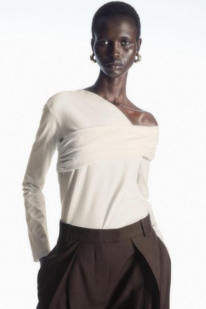 Top COS Gathered Off-the-shoulder Asymmetric Mujer Blancos | 26418TXUK